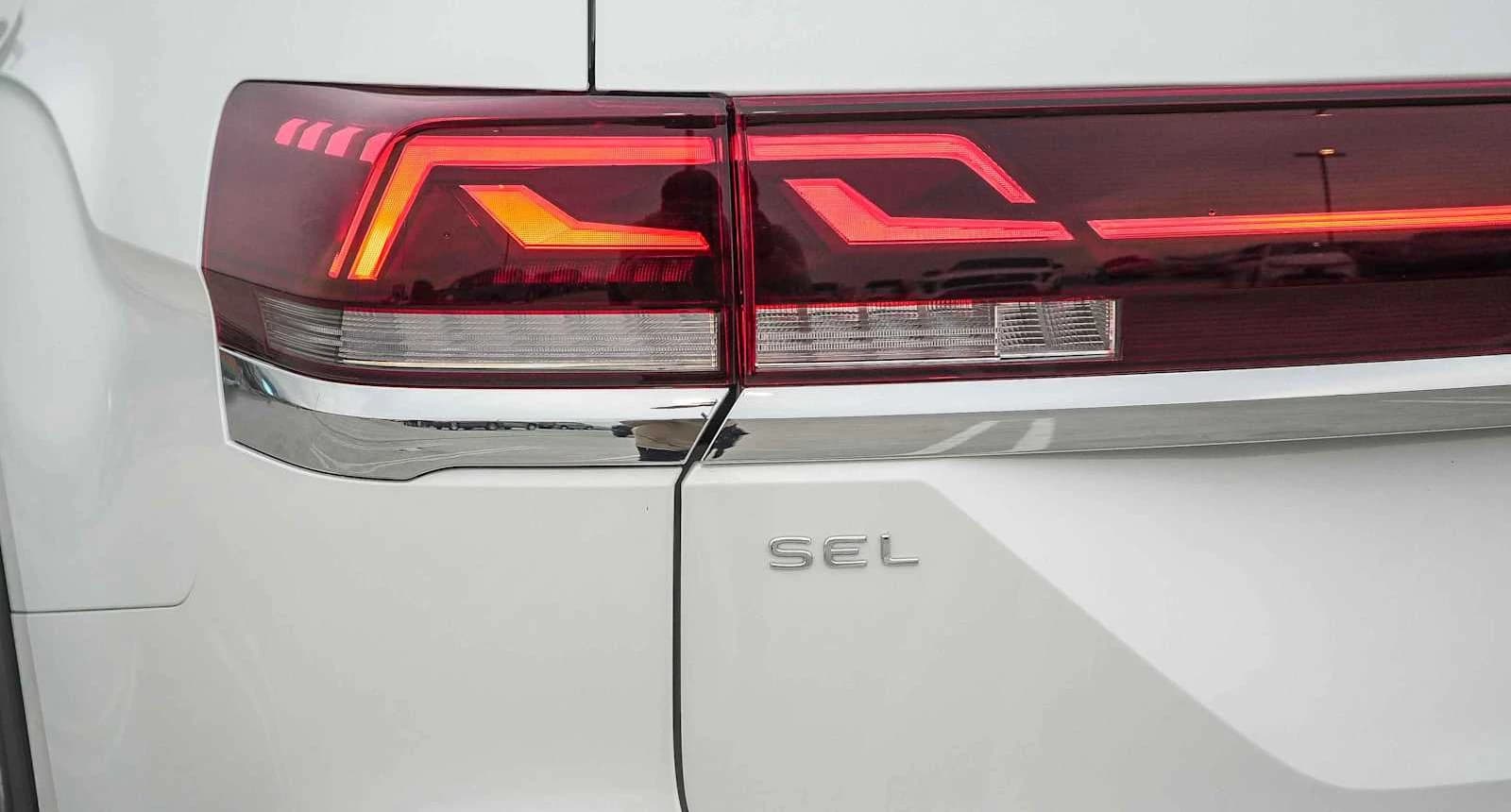 Volkswagen Atlas 2.0T SEL Premium R-Line 4MOTION 2025 — side view