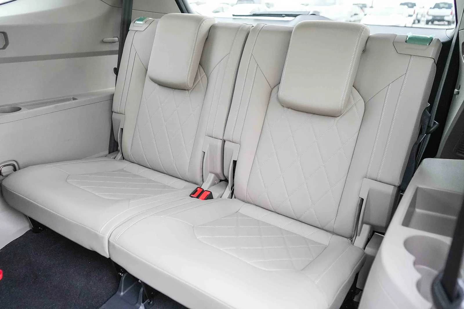 Volkswagen Atlas 2.0T SEL Premium R-Line 4MOTION 2025 — side view