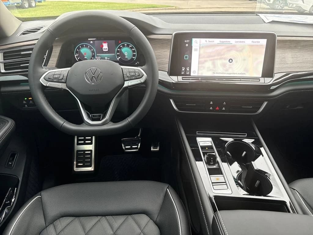 Volkswagen Atlas 2.0T SEL Premium R-Line 4MOTION 2025 — side view