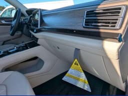 Volkswagen Atlas 2.0T SEL Premium R-Line 4MOTION 2025 — side view