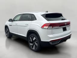 Volkswagen Atlas Cross Sport 2.0T SE w/Technology 4MOTION 2026 — side view