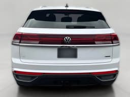 Volkswagen Atlas Cross Sport 2.0T SE w/Technology 4MOTION 2026 — side view