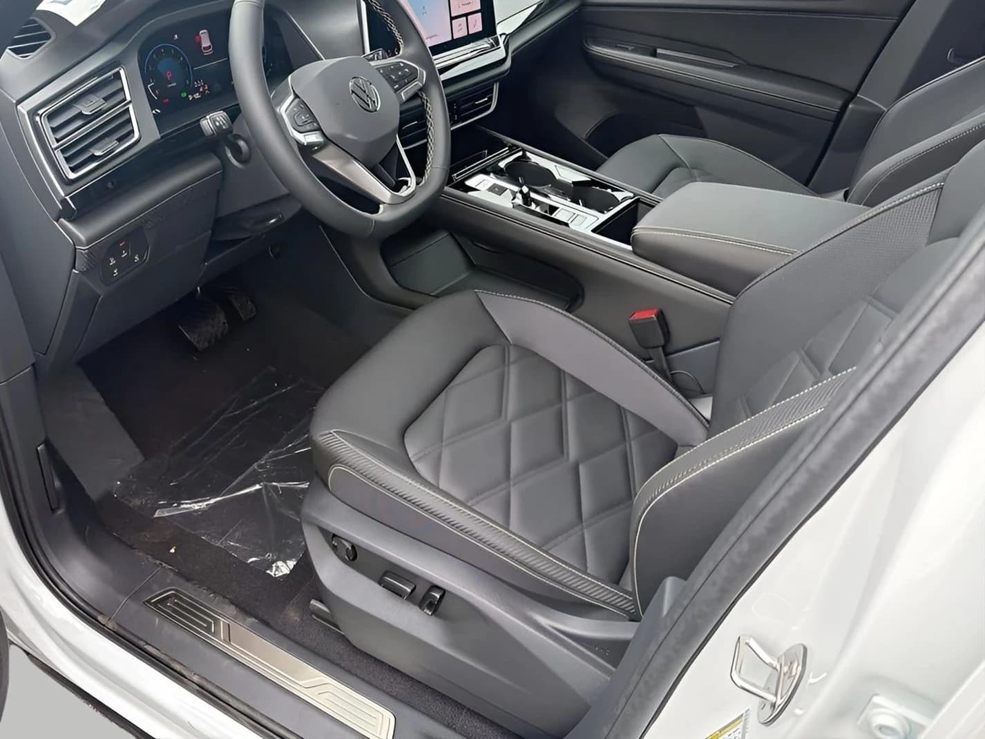 Volkswagen Atlas Cross Sport 2.0T SE w/Technology 4MOTION 2026 — side view