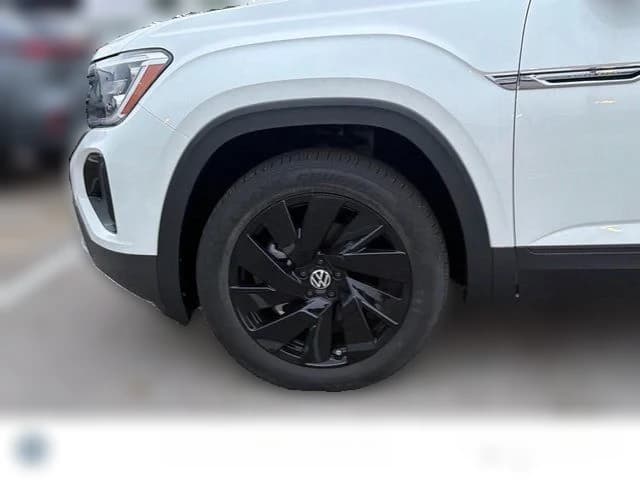 Volkswagen Atlas Cross Sport 2.0T SE w/Technology 4MOTION 2026 — side view