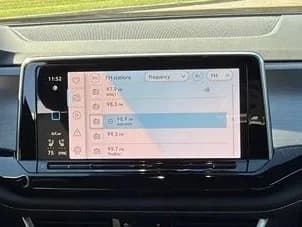 Volkswagen Atlas Cross Sport 2.0T SE w/Technology 4MOTION 2026 — side view