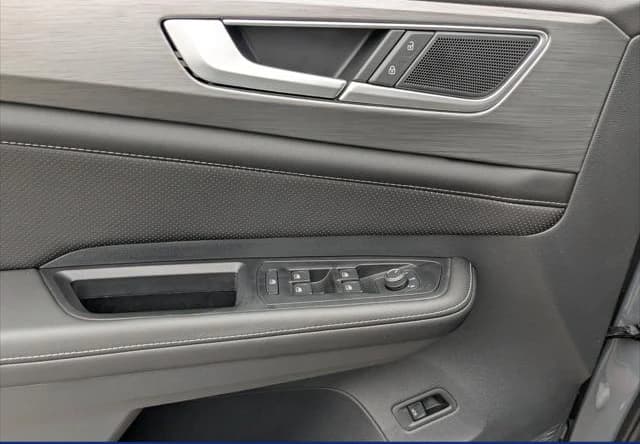 Volkswagen Atlas Cross Sport 2.0T SE w/Technology 4MOTION 2025 — side view