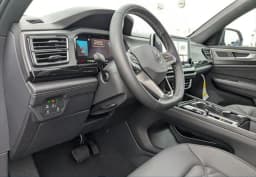 Volkswagen Atlas Cross Sport 2.0T SE w/Technology 4MOTION 2025 — side view