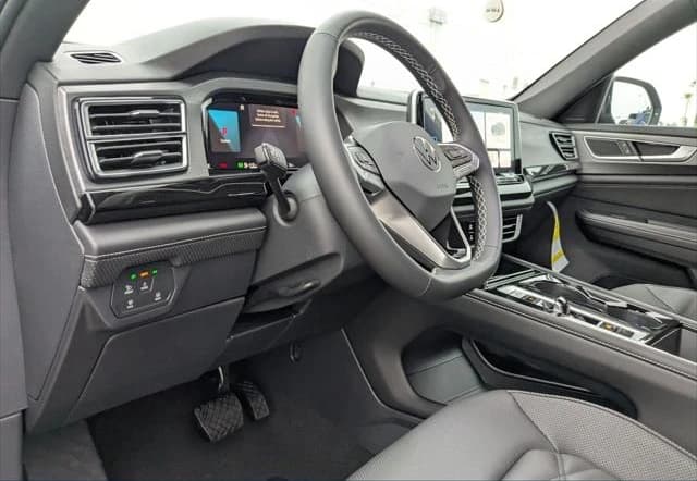 Volkswagen Atlas Cross Sport 2.0T SE w/Technology 4MOTION 2025 — side view