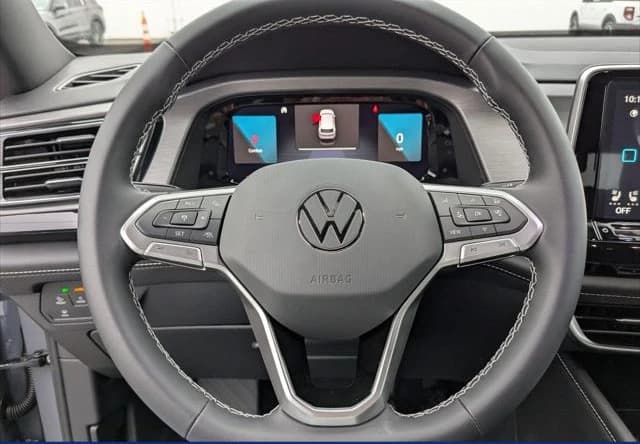 Volkswagen Atlas Cross Sport 2.0T SE w/Technology 4MOTION 2025 — side view