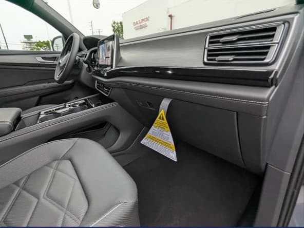 Volkswagen Atlas Cross Sport 2.0T SE w/Technology 4MOTION 2025 — side view