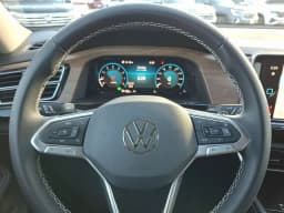 Volkswagen Atlas 2.0T SE w/Technology 4MOTION 2026 — side view