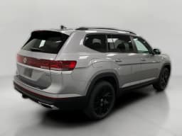 Volkswagen Atlas 2.0T SE w/Technology 4MOTION 2026 — side view