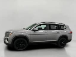 Volkswagen Atlas 2.0T SE w/Technology 4MOTION 2026 — side view