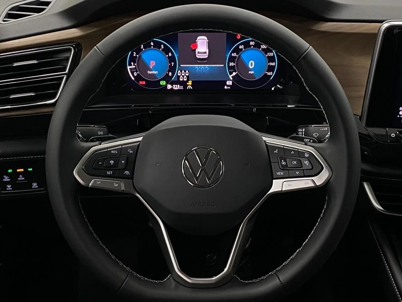 Volkswagen Atlas 2.0T SE w/Technology 4MOTION 2026 — side view