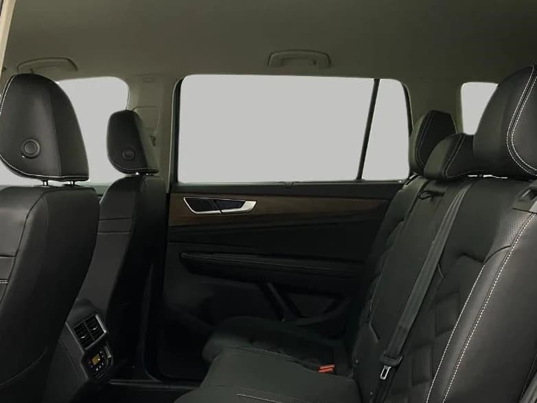Volkswagen Atlas 2.0T SE w/Technology 4MOTION 2026 — side view