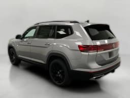 Volkswagen Atlas 2.0T SE w/Technology 4MOTION 2026 — side view