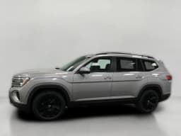 Volkswagen Atlas 2.0T SE w/Technology 4MOTION 2026 — side view