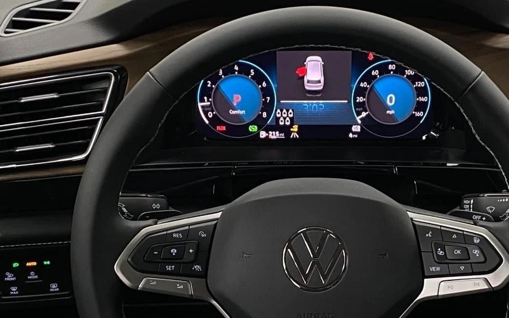 Volkswagen Atlas 2.0T SE w/Technology 4MOTION 2026 — side view