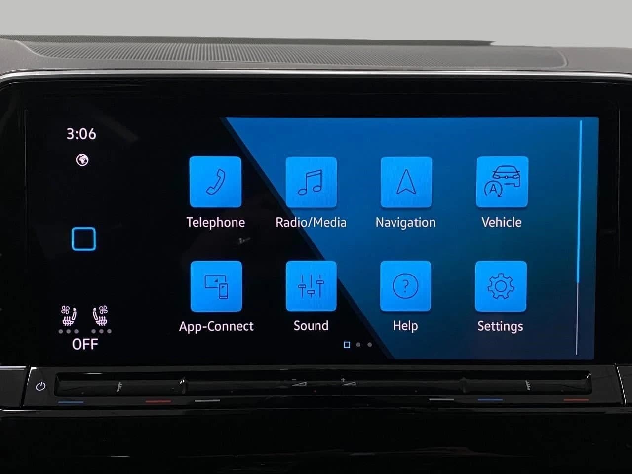 Volkswagen Atlas 2.0T SE w/Technology 4MOTION 2026 — side view