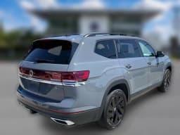 Volkswagen Atlas 2.0T SE w/Technology 4MOTION 2026 — side view