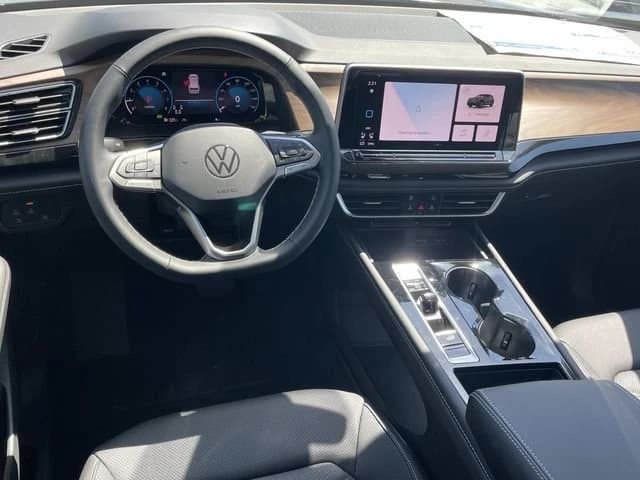 Volkswagen Atlas 2.0T SE w/Technology 4MOTION 2026 — side view