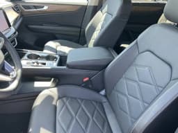 Volkswagen Atlas 2.0T SE w/Technology 4MOTION 2026 — side view
