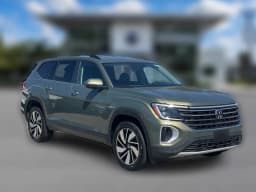 Volkswagen Atlas 2.0T SE w/Technology 4MOTION 2026 — side view