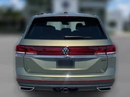 Volkswagen Atlas 2.0T SE w/Technology 4MOTION 2026 — side view