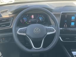 Volkswagen Atlas 2.0T SE w/Technology 4MOTION 2026 — side view