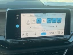 Volkswagen Atlas 2.0T SE w/Technology 4MOTION 2026 — side view