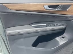 Volkswagen Atlas 2.0T SE w/Technology 4MOTION 2026 — side view