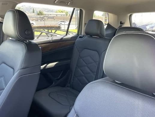 Volkswagen Atlas 2.0T SE w/Technology 4MOTION 2026 — side view