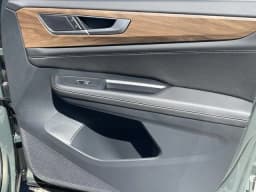Volkswagen Atlas 2.0T SE w/Technology 4MOTION 2026 — side view