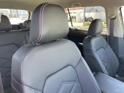 Volkswagen Atlas 2.0T SE w/Technology 4MOTION 2026 — side view