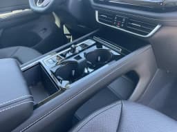 Volkswagen Atlas 2.0T SE w/Technology 4MOTION 2026 — side view