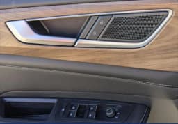 Volkswagen Atlas 2.0T SE w/Technology 4MOTION 2025 — side view