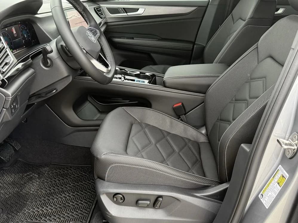 Volkswagen Atlas Cross Sport 2.0T SE w/Technology FWD 2026 — side view