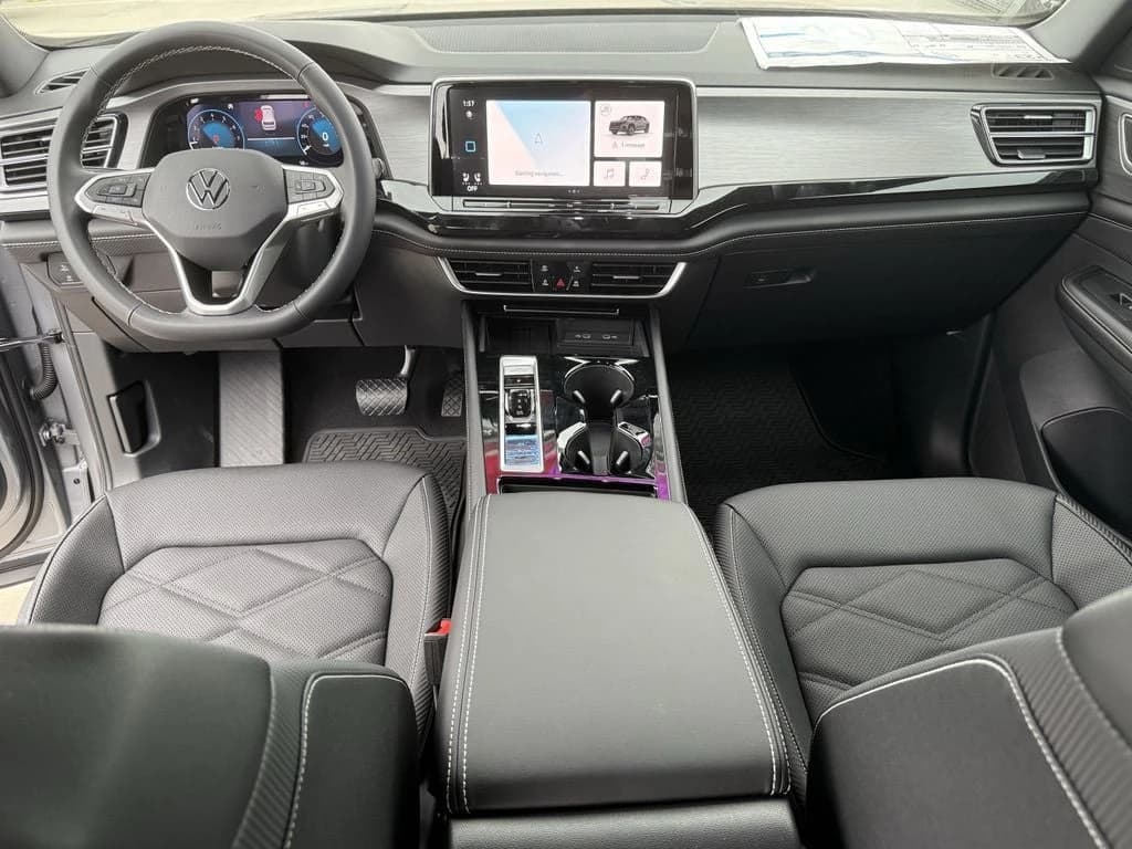 Volkswagen Atlas Cross Sport 2.0T SE w/Technology FWD 2026 — side view