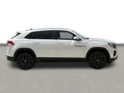 Volkswagen Atlas Cross Sport 2.0T SE w/Technology FWD 2026 — side view
