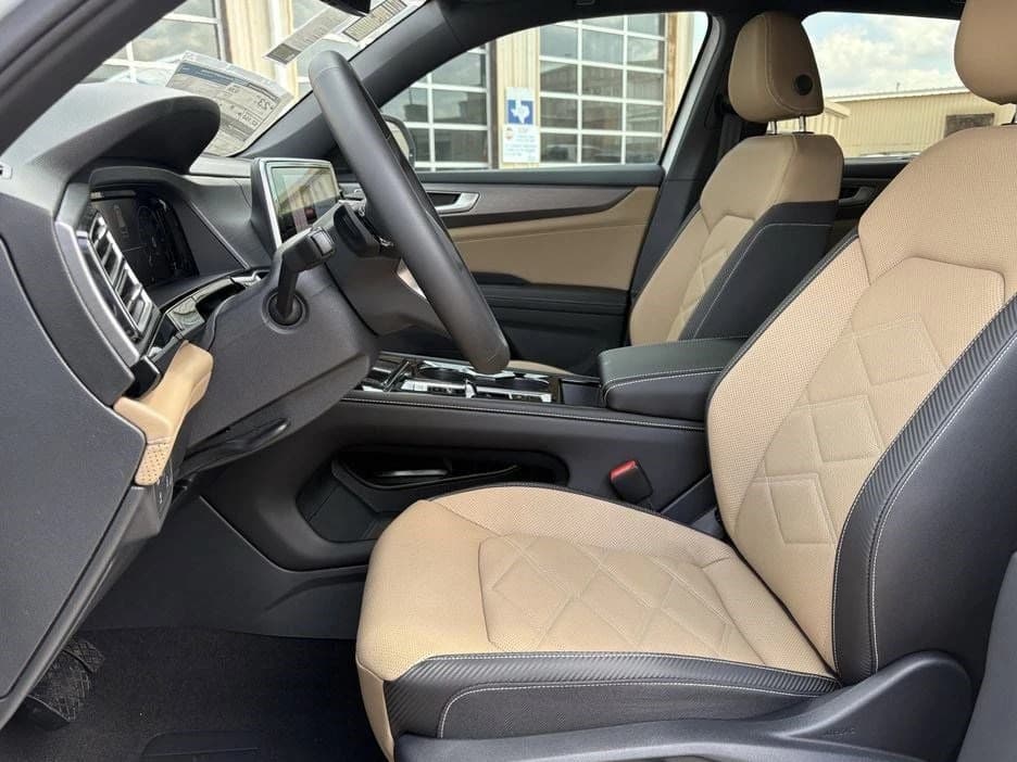 Volkswagen Atlas Cross Sport 2.0T SE w/Technology FWD 2026 — side view