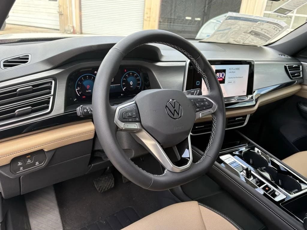 Volkswagen Atlas Cross Sport 2.0T SE w/Technology FWD 2026 — side view