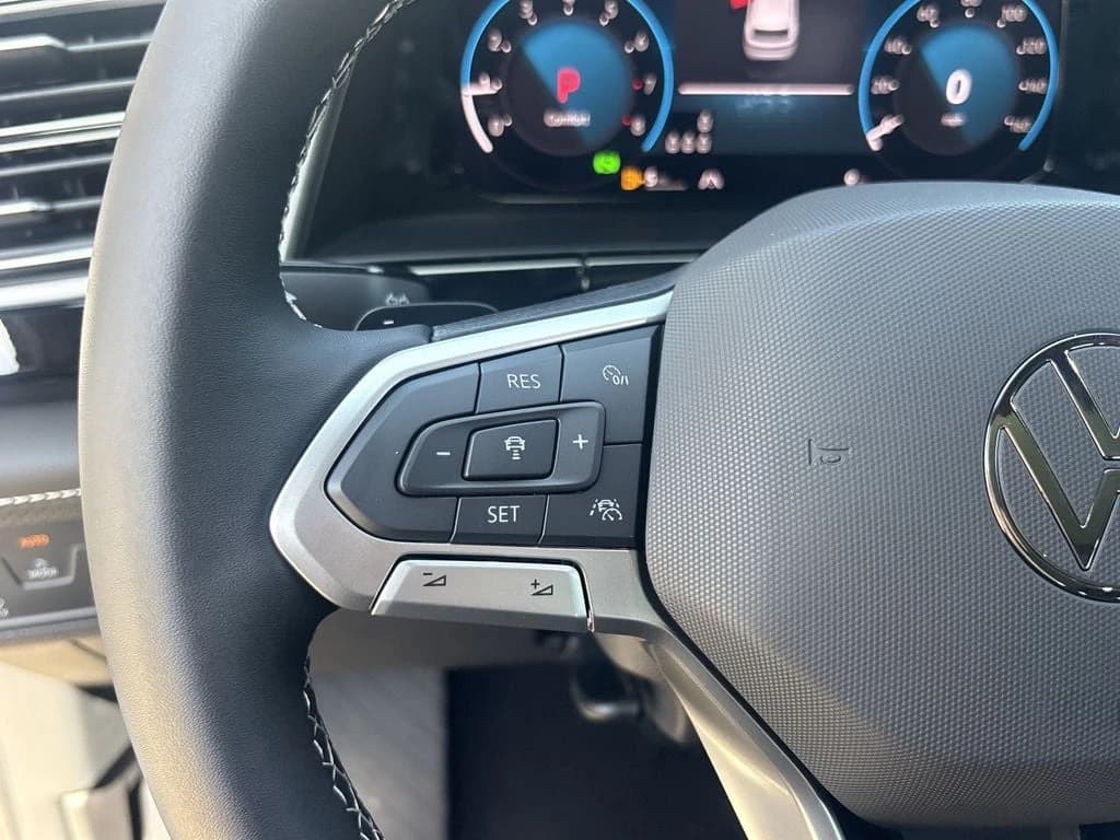 Volkswagen Atlas Cross Sport 2.0T SE w/Technology FWD 2026 — side view