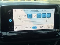 Volkswagen Atlas Cross Sport 2.0T SE w/Technology FWD 2026 — side view