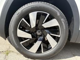 Volkswagen Atlas Cross Sport 2.0T SE w/Technology FWD 2026 — side view