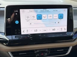 Volkswagen Atlas Cross Sport 2.0T SE w/Technology FWD 2026 — side view