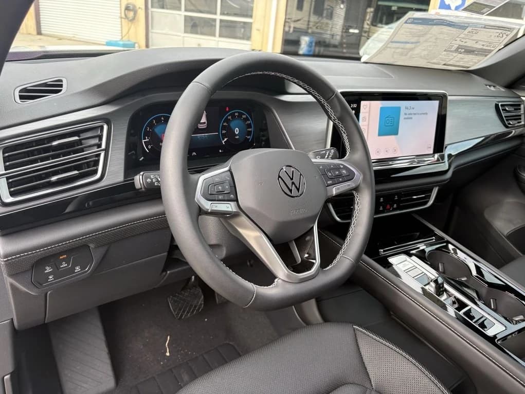 Volkswagen Atlas Cross Sport 2.0T SE w/Technology FWD 2026 — side view
