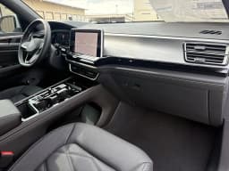 Volkswagen Atlas Cross Sport 2.0T SE w/Technology FWD 2026 — side view