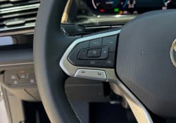 Volkswagen Atlas 2.0T SE w/Technology FWD 2026 — side view
