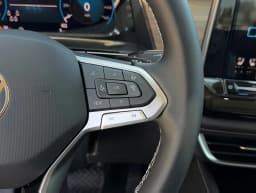 Volkswagen Atlas 2.0T SE w/Technology FWD 2026 — side view