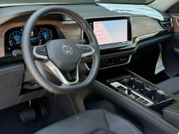 Volkswagen Atlas 2.0T SE w/Technology FWD 2026 — side view